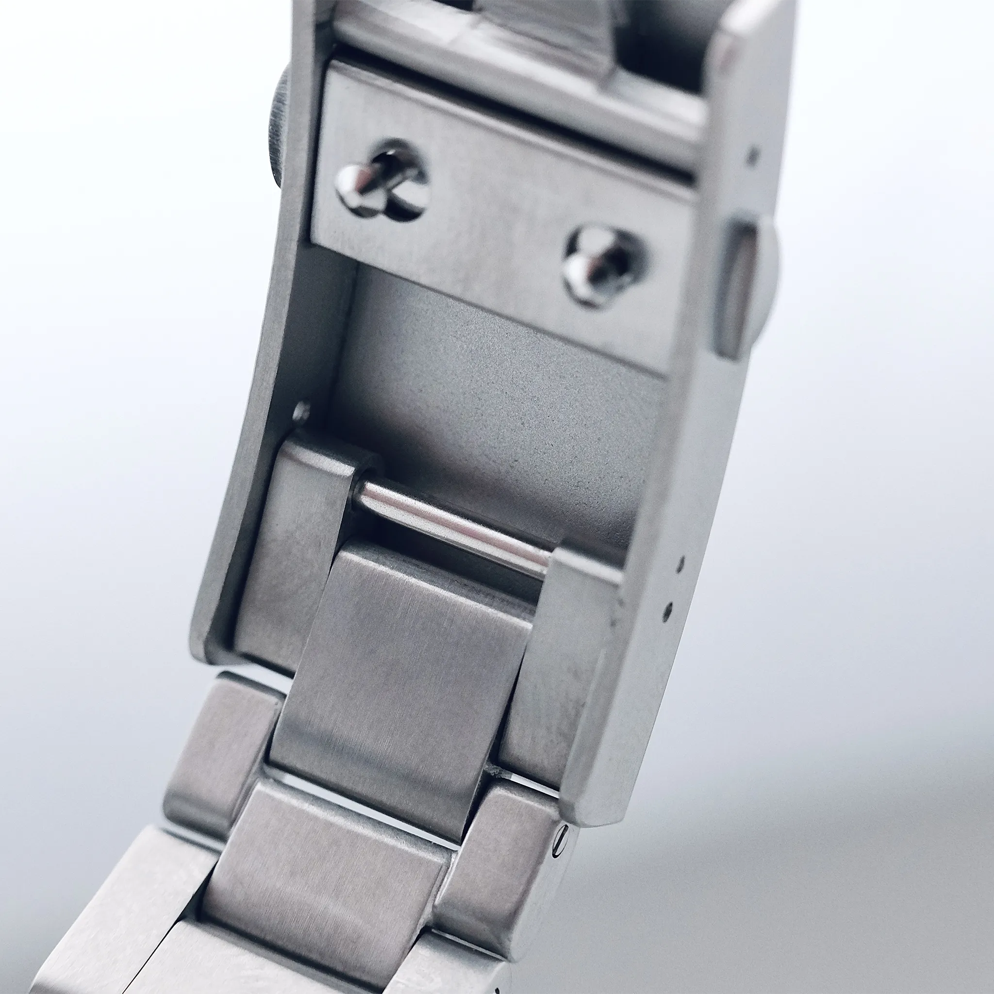 UTILITY 40 | CORE COLLECTION | TiX BRACELET